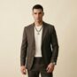 Man_with_necklace_202604081221.jpeg_202604151137